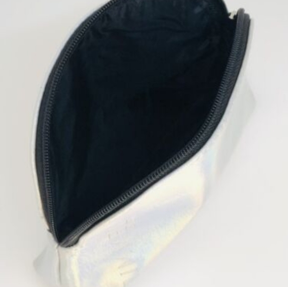 BRAND NEW RIMMEL LONDON Silver Make up Pouch Travel Kit - Picture 3 of 3